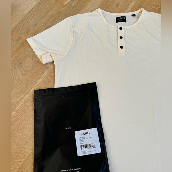 Brand new with bags. Cuts T shirt. Color Ivory - Picture 2 of 3